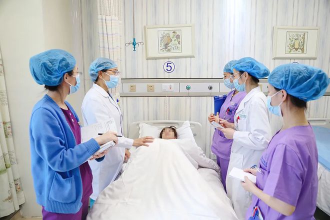 13岁女孩